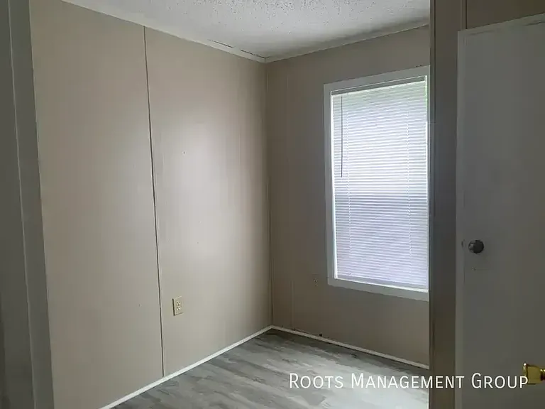 8725 Wabash Ave #105 — Photo 16