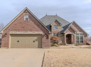 25547 Blackberry Blvd, Claremore, OK 74019