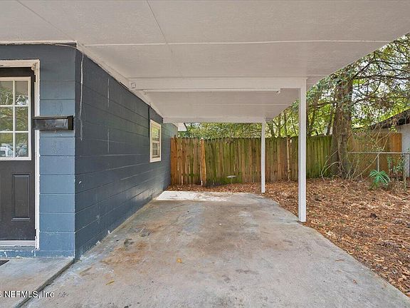2nd image of 1020 AKE Lane