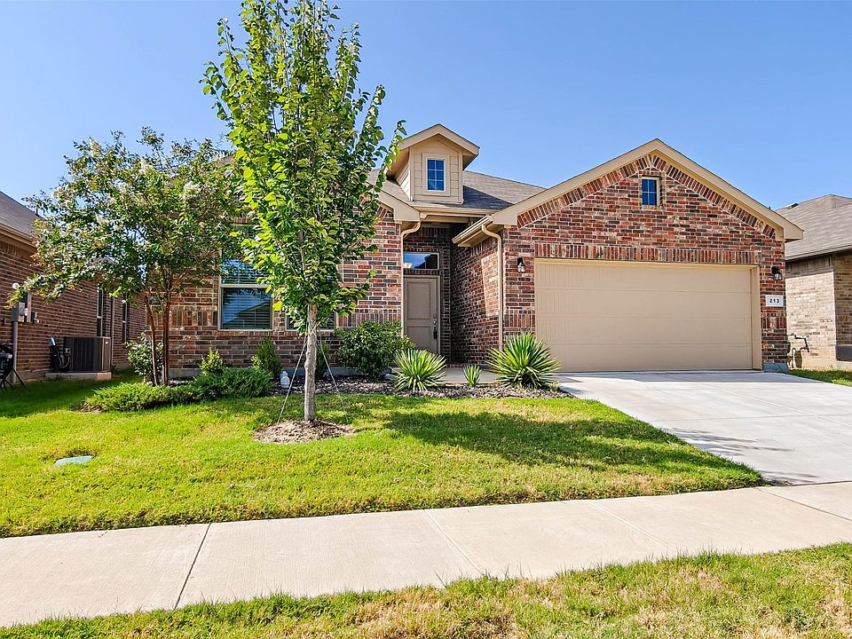 1st image of 213 Mossy Cliff Ln