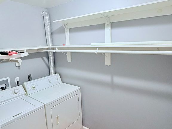 5th image of 71 Hartford St Floor 2