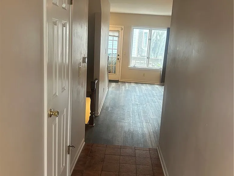 395 Alexander St #12 — Photo 6