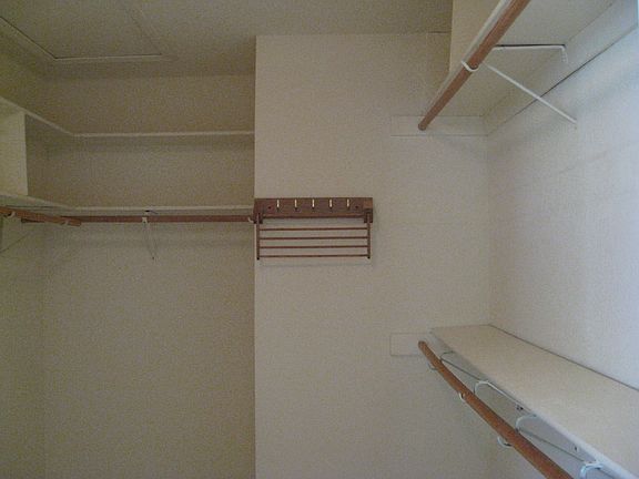 3rd image of 1023 Belleterre Dr