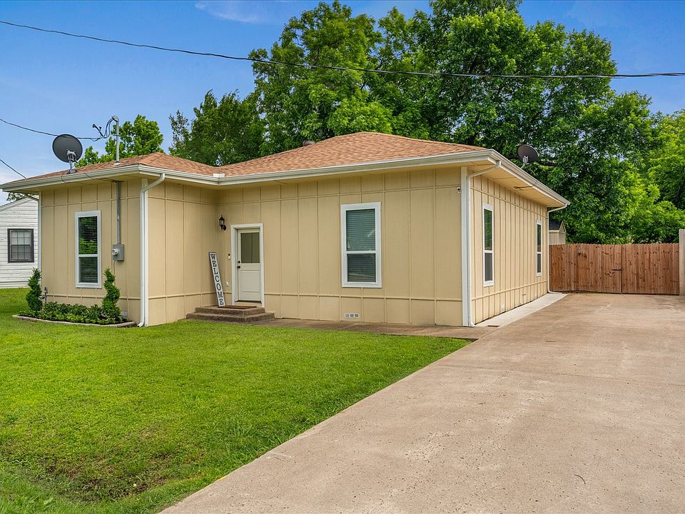 1st image of 2206 Drake St