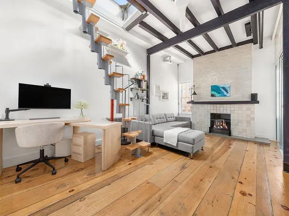 92 Horatio St APT 5B, New York, NY 10014