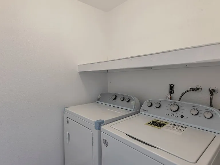 1702 C St SE #B — Photo 9