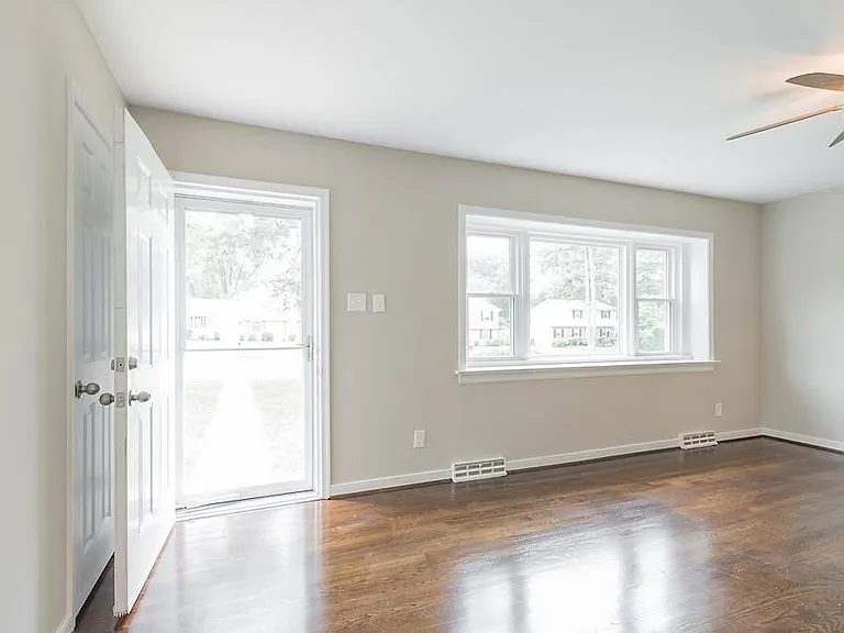 9114 Prestondale Ave — Photo 3