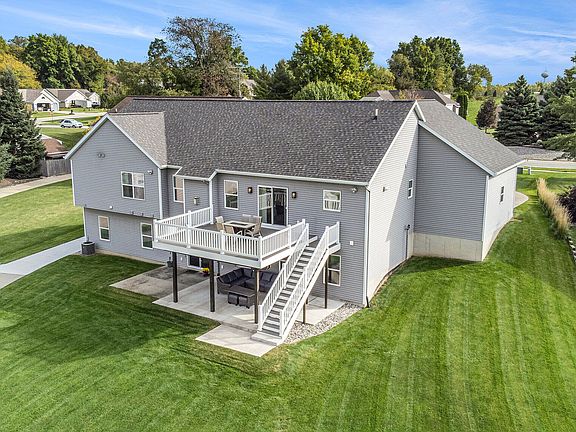 5th image of 4247 Vista Dr