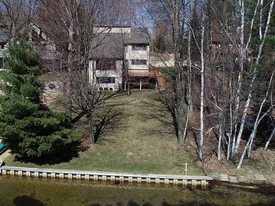 1st image of 7799 W Lake Dr