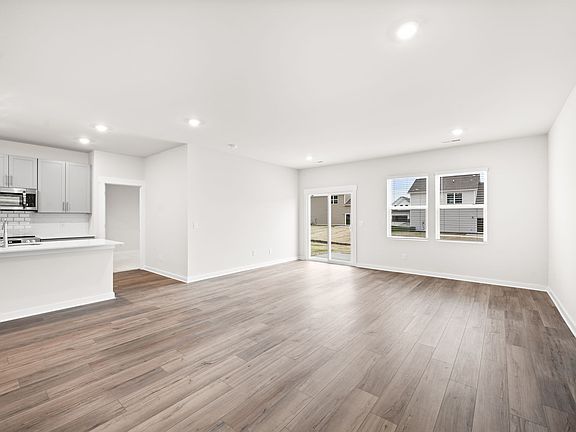5th image of 1006 Nature Ln