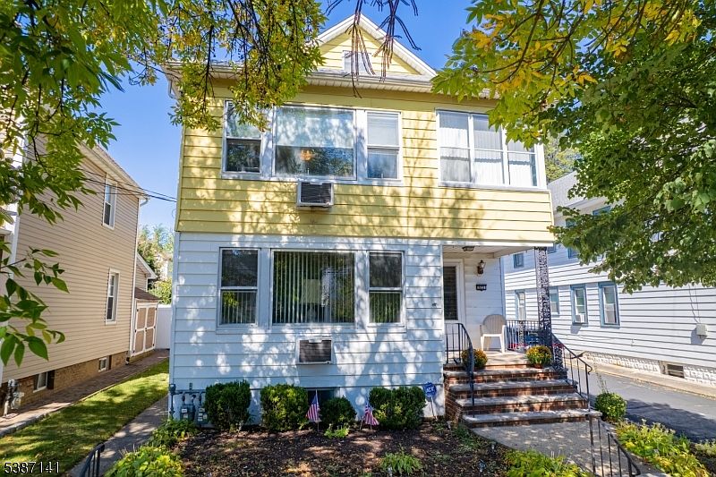 1st image of 322 Willow Ave