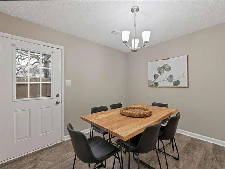 124 Bentley Pkwy — Photo 6