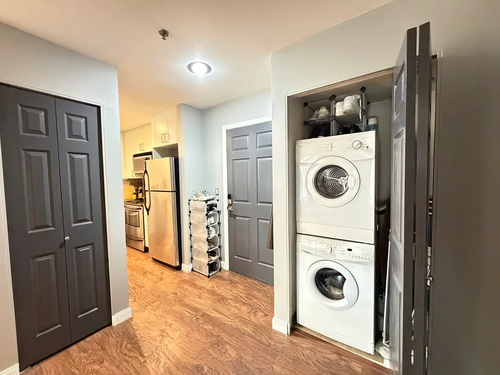 1 bed, 521 sqft, $2,100 — Photo 2