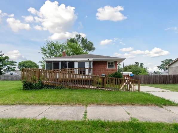 875 8th St, Wyandotte, MI 48192
