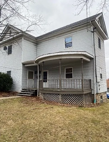 117 E High St — Photo 1