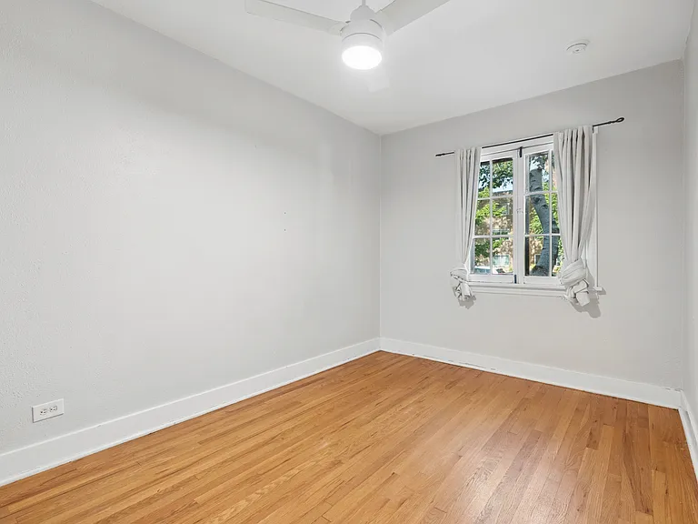 512 Jackson St — Photo 14