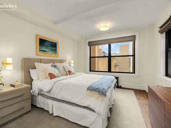 230 Central Park West image 9 of 23