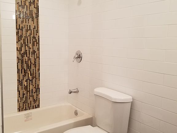 5th image of 14339 Farmers Blvd