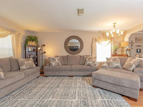 5th image of 3211 Maryfield Ln