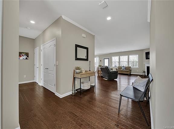 3rd image of 754 Kathy Dianne Dr