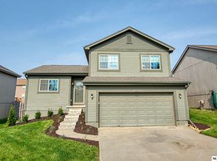 8216 N 147th St, Bennington, NE 68007
