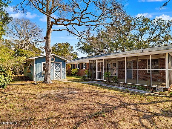 5th image of 101 NE 40th Street