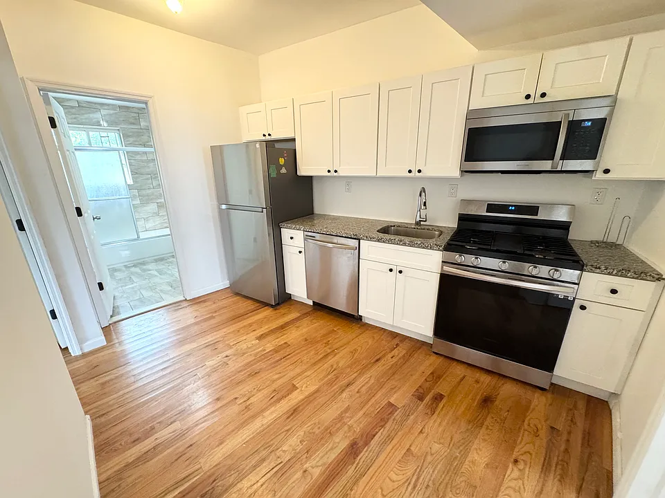 210 Corson Ave #2