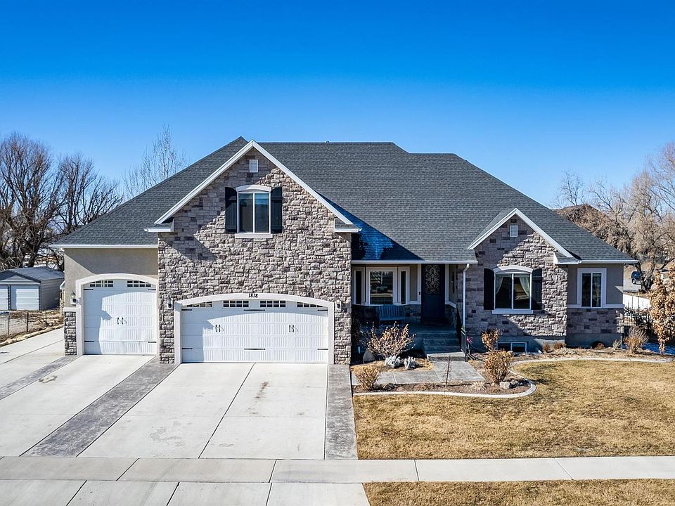 1st image of 1818 S Country Ln