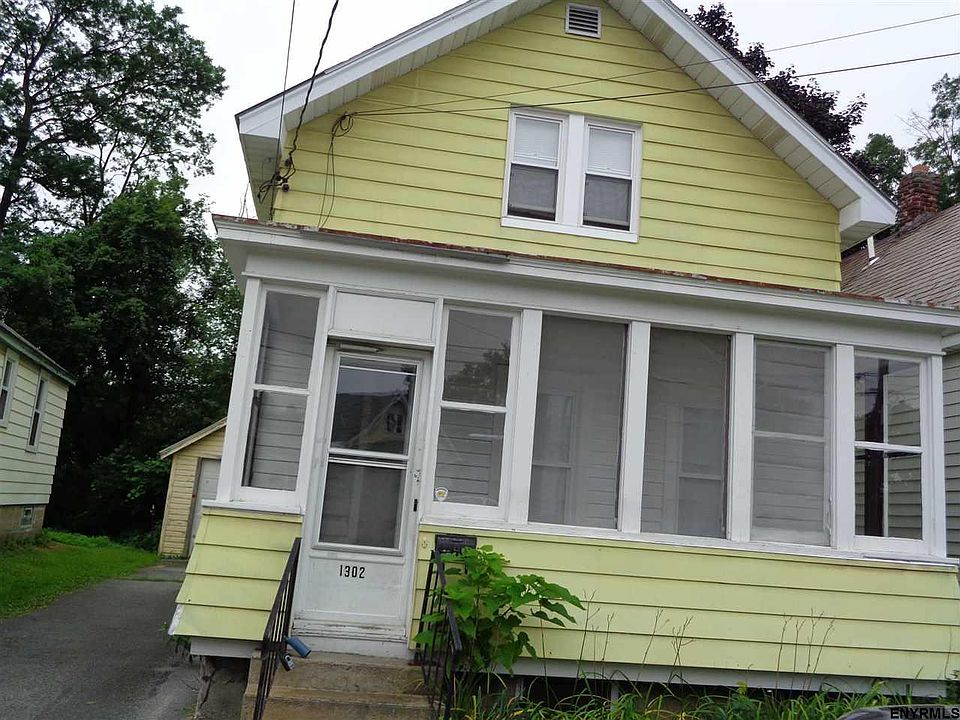 2nd image of 1302 10th Ave