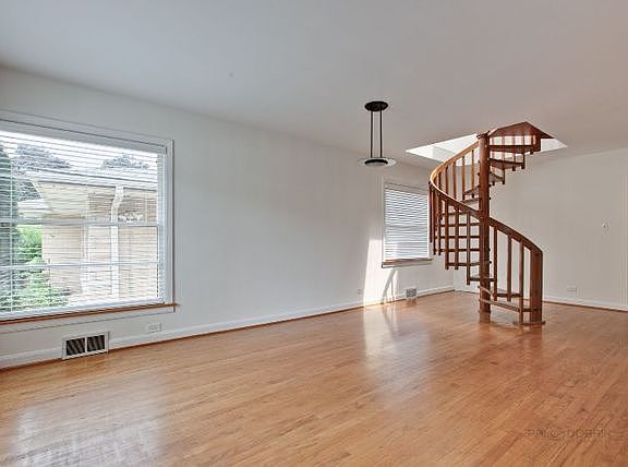 4th image of 6949 N Keystone Ave