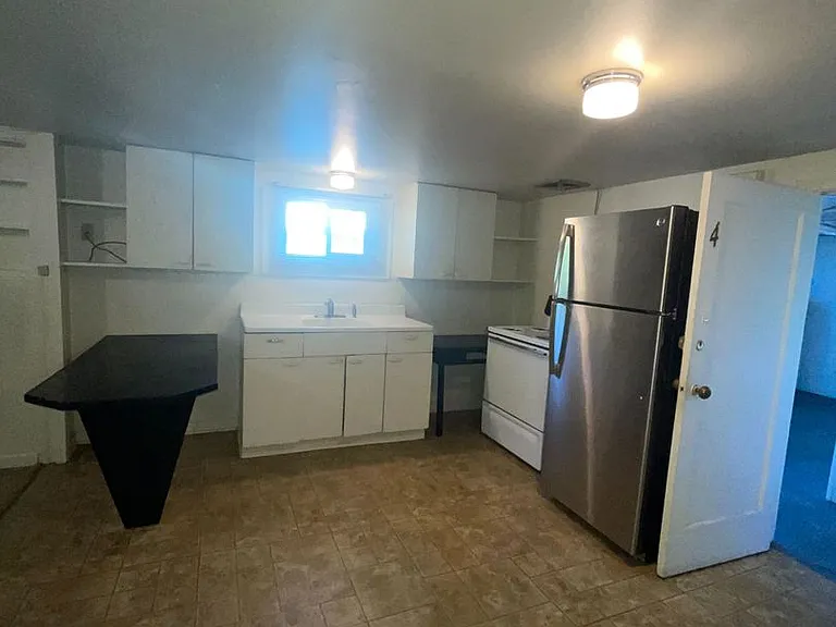 813 NW Monroe Ave — Photo 5