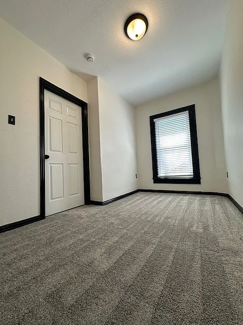 Bedroom with plenty of wall outlets ( Rare for bedroom )