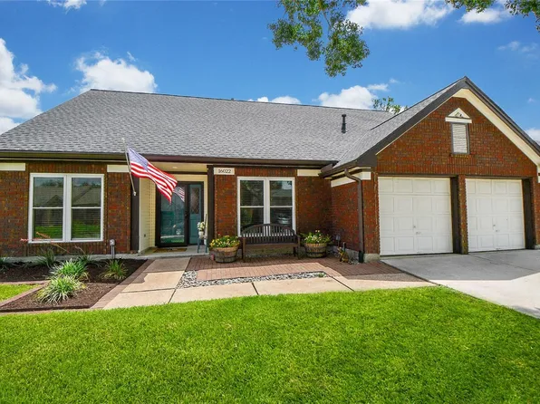16022 Surrey Woods Dr, Friendswood, TX 77546