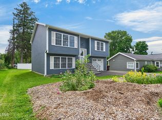 39 New Jersey Avenue, Rensselaer, NY 12144