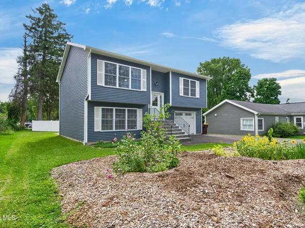 39 New Jersey Avenue, Rensselaer, NY 12144