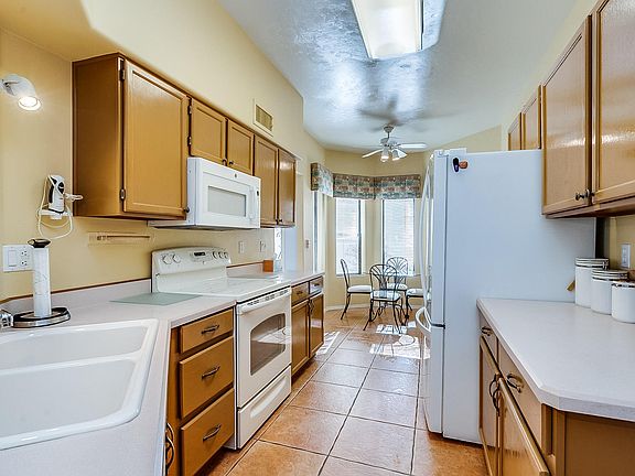 3rd image of 371 S Placita De Caborca