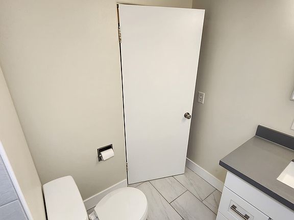 5th image of 3300 Beacon Ave S #3300