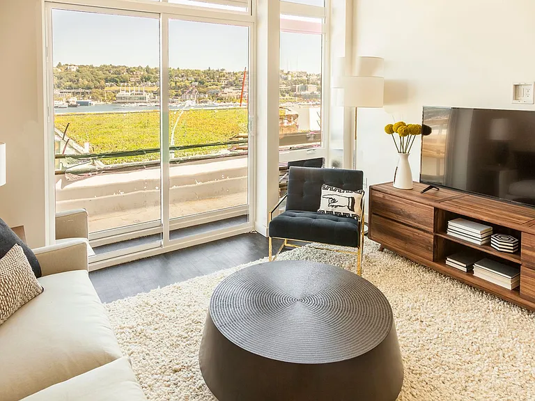 Welcome to Dexter Hayes! Modern convenience with exceptional views! — Photo 21