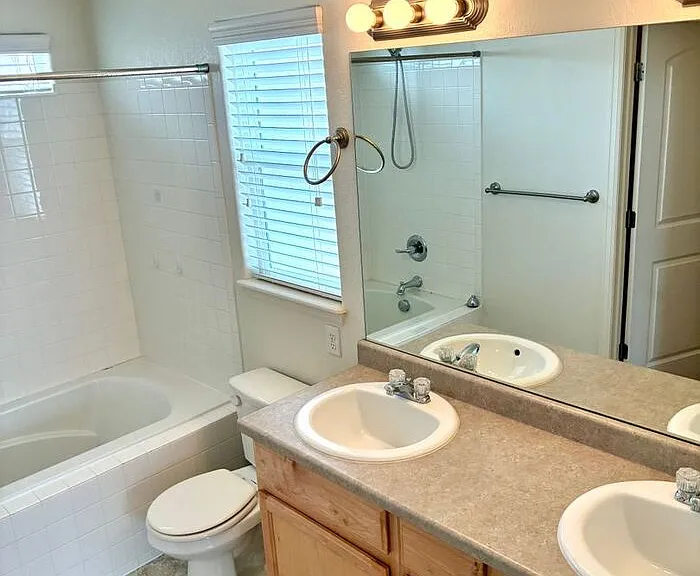 831 Lakebrook Ct — Photo 23