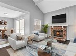 606 NW Valleybrook Rd, Blue Springs, MO 64014