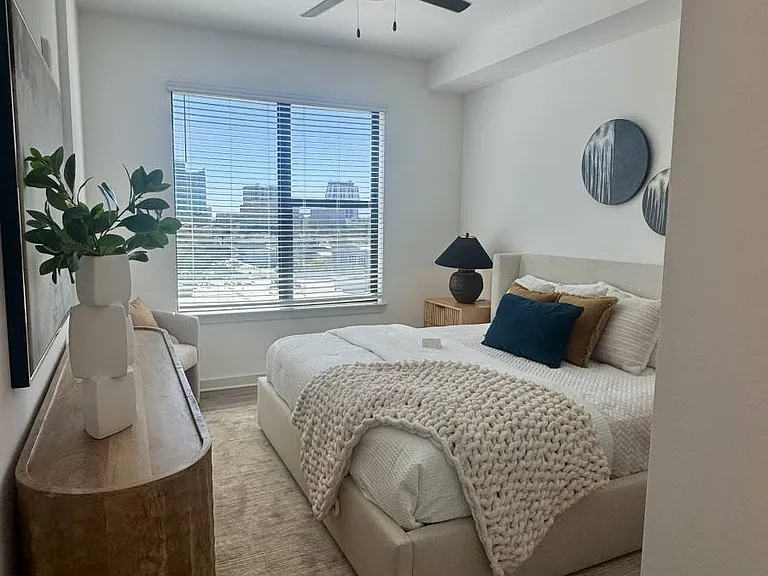 203 W Oak Ave — Photo 17