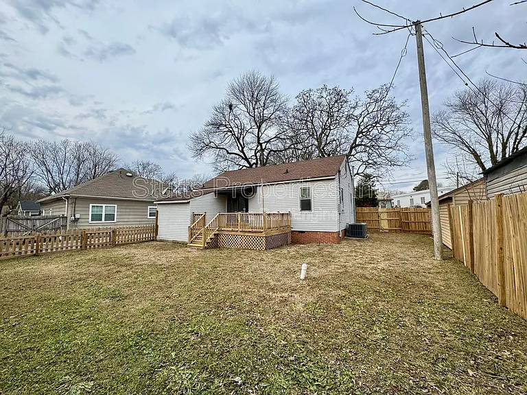 235 Edgewood Dr — Photo 12