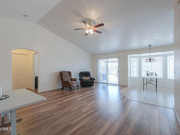 5th image of 1679 E VALERIE Street