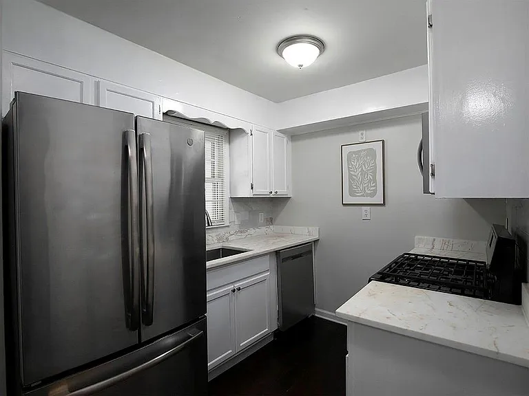 1018 Old Holcomb Bridge Rd — Photo 12