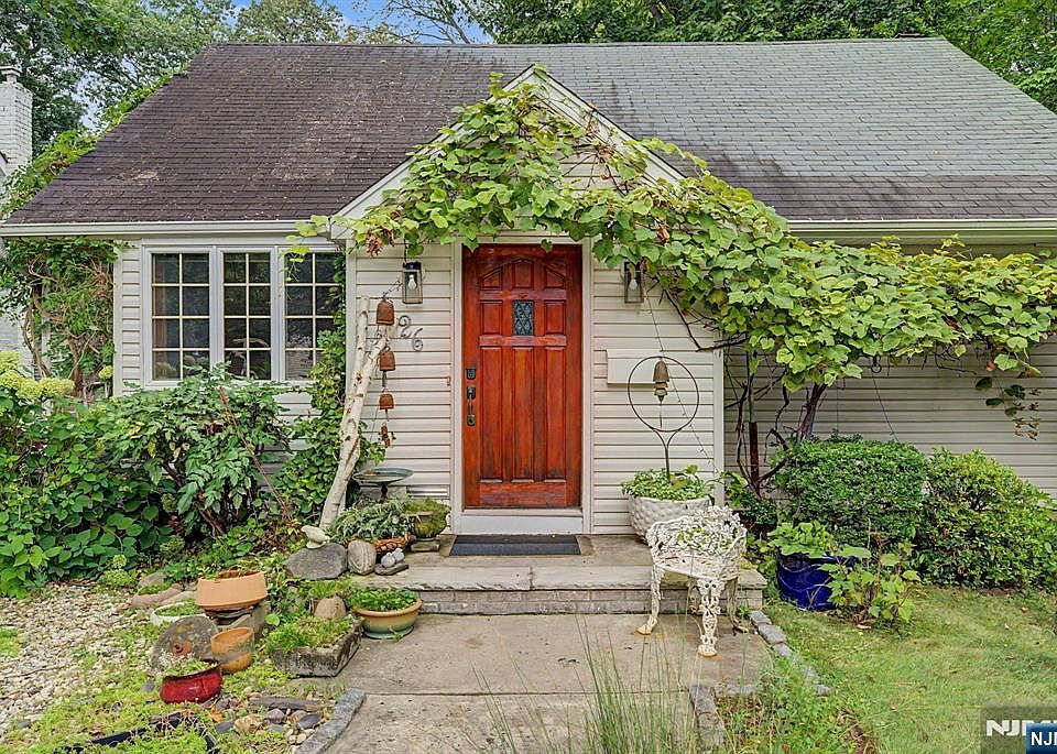 1st image of 26 Cedar Street