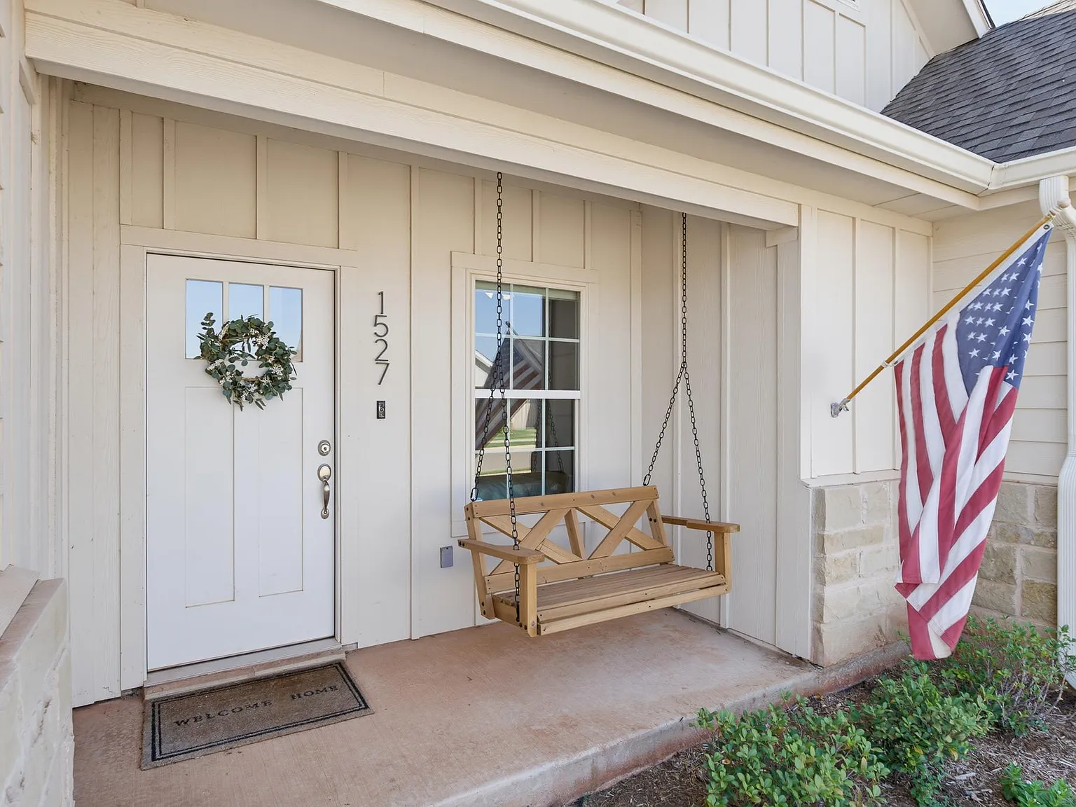 3 bed, 1555 sqft, $4,500 — Photo 3