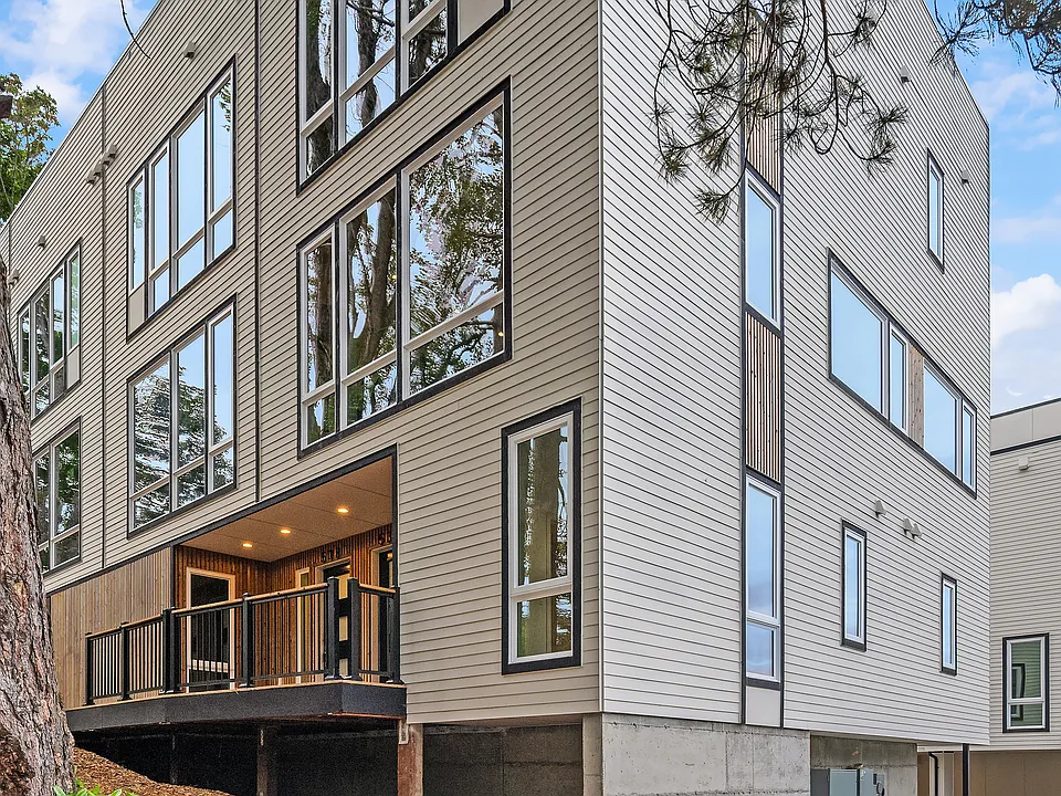 540 W Barrett St