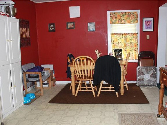 4th image of 300 18th Ave E #0