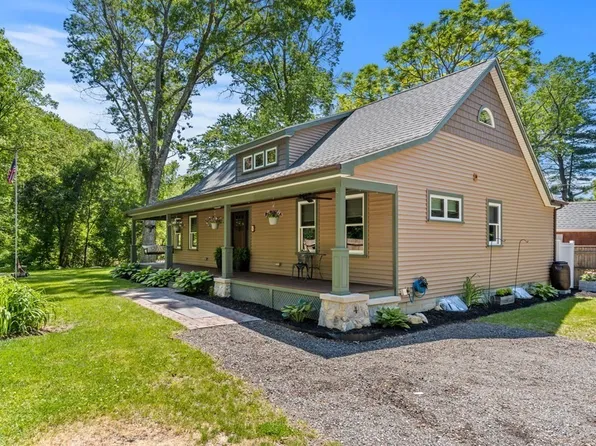 4 Yale Rd, Hopkinton, MA 01748