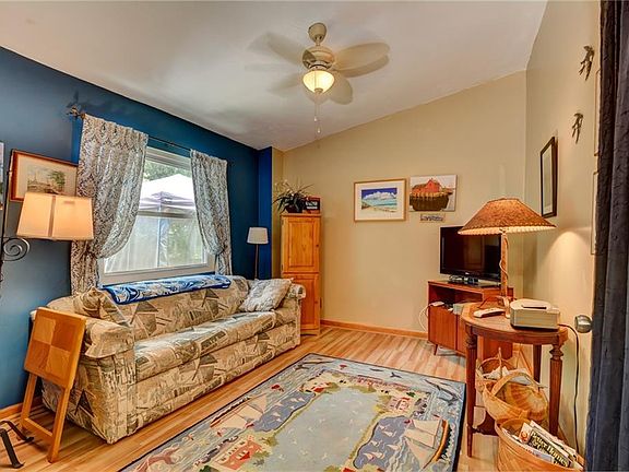 5th image of 2621 Lake Forest Dr